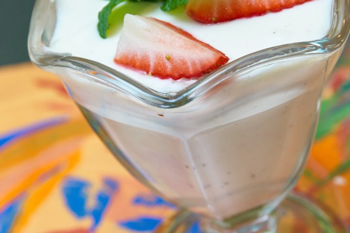 Greek Yogurt Berry Parfait: A High-Protein Breakfast or Snack