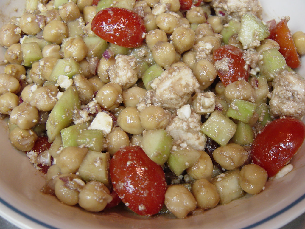 Mediterranean Chickpea Salad (No Cooking Required)