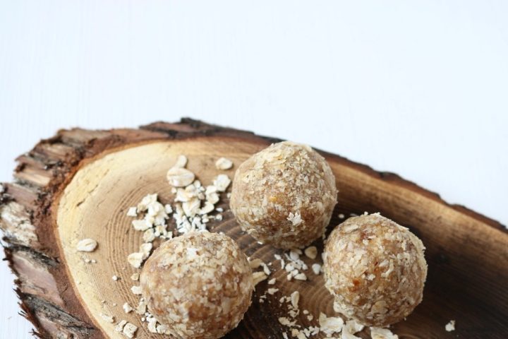 No-Bake Peanut Butter Protein Balls (5 Ingredients)