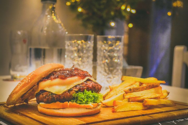 Portion Distortion: How Plate Size Quietly Sabotages Your Diet