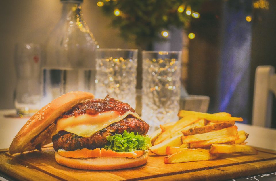Portion Distortion: How Plate Size Quietly Sabotages Your Diet